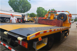 光泽附近拖车电话号码服务